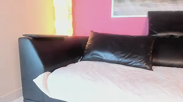 Tiffanysurez  online show from 20, 3, 2026