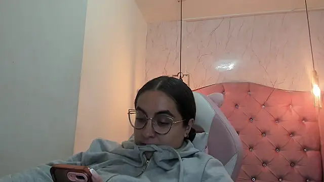 Snapshot of nalalye_cruzz_ chatting on 12, 2, 2025 nalalye cruzz online show from 12, 2, 2025
