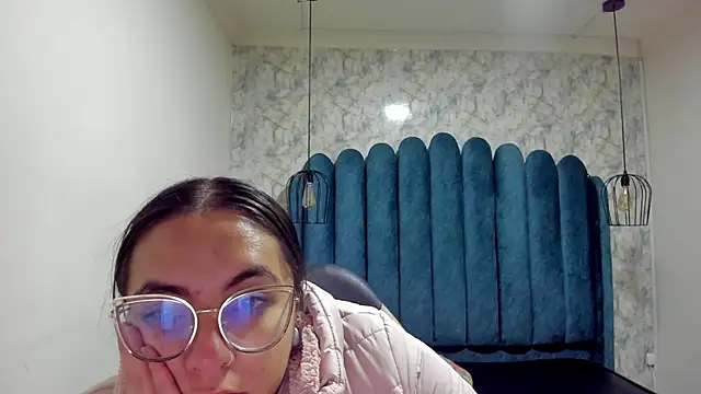 Snapshot of nalalye_cruzz_ chatting on 3, 10, 2025 nalalye cruzz online show from 3, 10, 2025