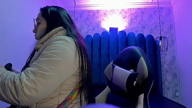 nalalye cruzz  online show from 2, 11, 2025