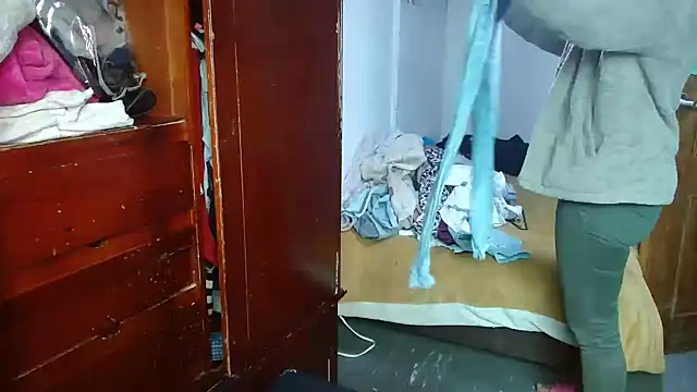 clarisse69 online show from 9, 9, 2025