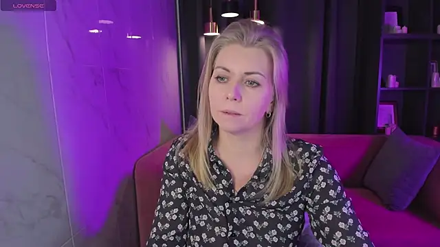 Annie Light online show from 17, 12, 2024