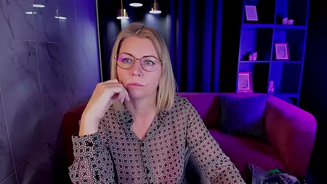 Annie Light online show from 20, 10, 2025