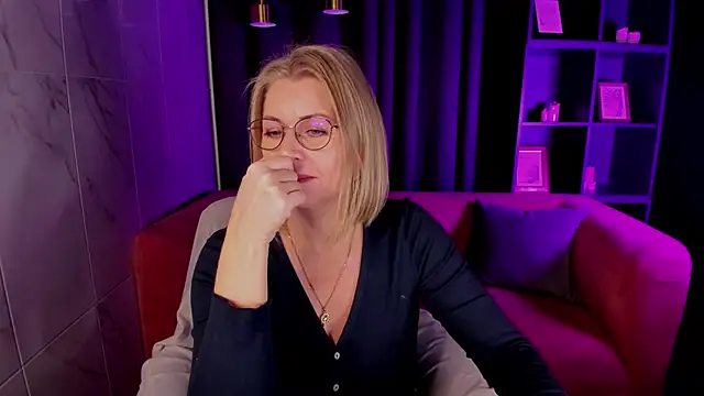 Annie Light online show from 21, 10, 2025