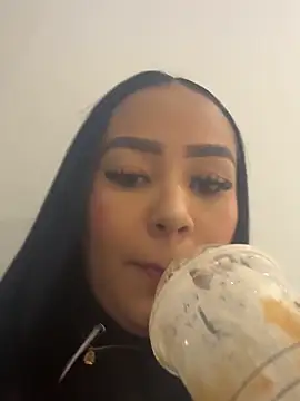 Snapshot of Luisa_Fernandaa chatting on 22, 10, 2025 Luisa Fernandaa online show from 22, 10, 2025