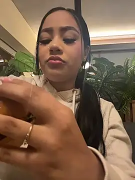 Snapshot of Luisa_Fernandaa chatting on 21, 2, 2026 Luisa Fernandaa online show from 21, 2, 2026