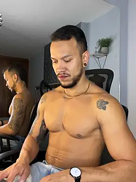 ARON TAYLER01 online show from 11, 1, 2025