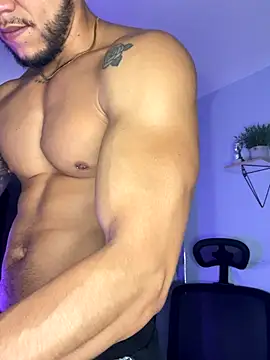 ARON TAYLER01 online show from 17, 9, 2025