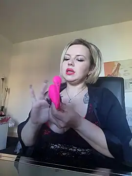 Snapshot of Ladykaos chatting on 11, 3, 2025 Ladykaos online show from 11, 3, 2025