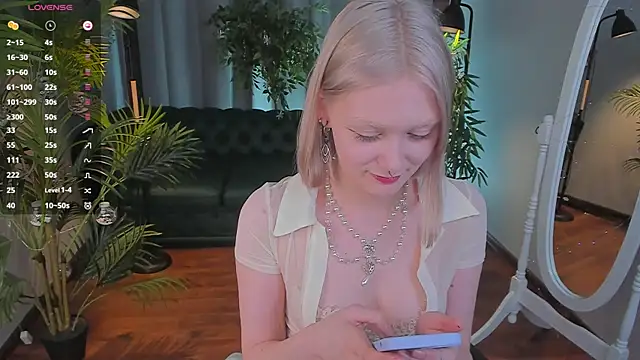Snapshot of _Rude_Girl_ chatting on 30, 12, 2024 Rude Girl online show from 30, 12, 2024