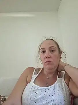 Snapshot of Wisie_Cutie chatting on 17, 9, 2025 Wisie Cutie online show from 17, 9, 2025