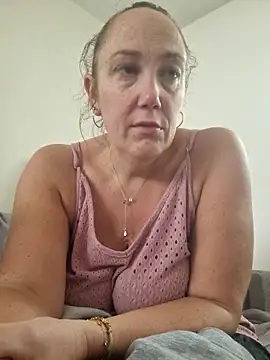 Snapshot of Wisie_Cutie chatting on 4, 10, 2025 Wisie Cutie online show from 4, 10, 2025