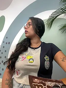 Snapshot of Annya-sweet chatting on 11, 2, 2025 Annya-sweet online show from 11, 2, 2025