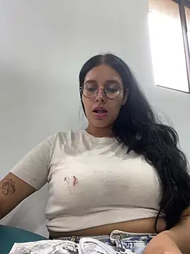 Snapshot of Annya-sweet chatting on 13, 3, 2025 Annya-sweet online show from 13, 3, 2025