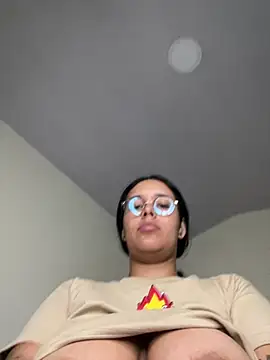 Snapshot of Annya-sweet chatting on 18, 3, 2025 Annya-sweet online show from 18, 3, 2025