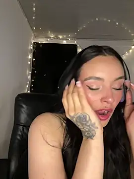 Snapshot of salome_polaniiee chatting on 12, 2, 2025 salome polaniiee online show from 12, 2, 2025