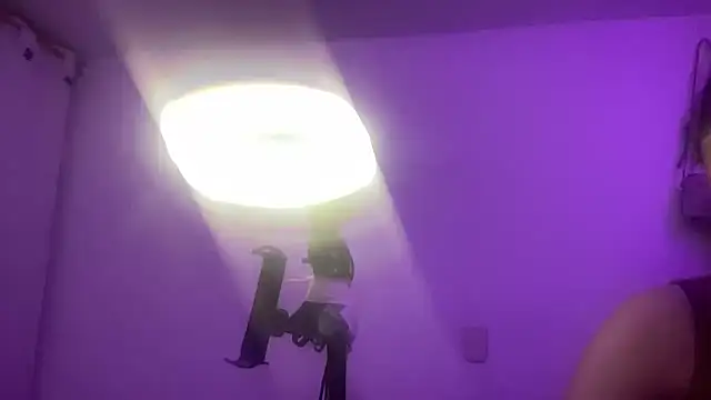 Snapshot of salome_polaniiee chatting on 16, 9, 2025 salome polaniiee online show from 16, 9, 2025