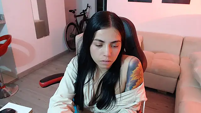 i am nina  online show from 8, 1, 2025