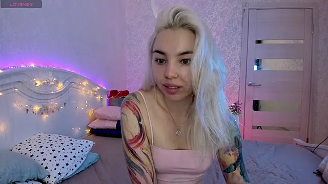 LillyMoure  online show from 29, 9, 2025