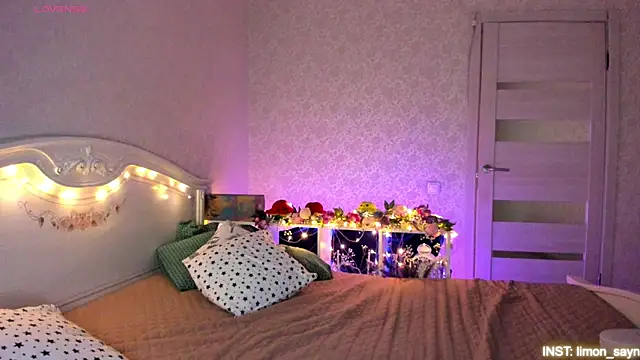 LillyMoure  online show from 18, 4, 2026