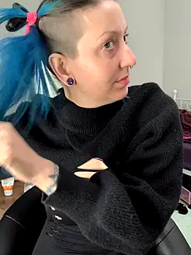 MissCumberdale online show from 14, 12, 2025