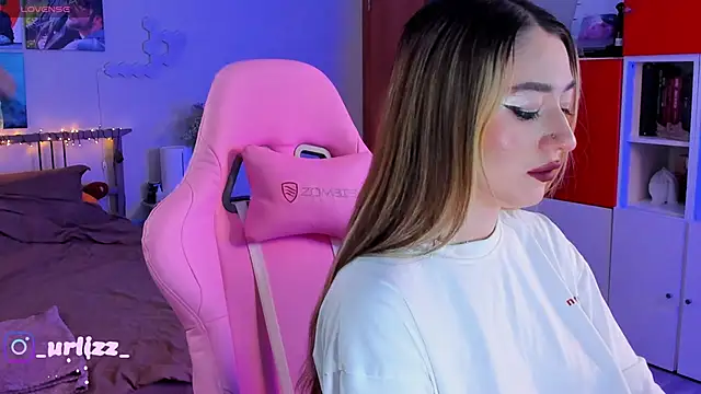 Snapshot of Fiona-Love chatting on 8, 12, 2024 Fiona-Love online show from 8, 12, 2024