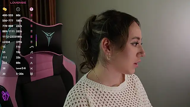 Snapshot of Fiona-Love chatting on 18, 10, 2025 Fiona-Love online show from 18, 10, 2025