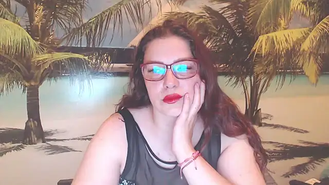 Snapshot of Queen__Natasha chatting on 4, 8, 2026 Queen Natasha online show from 4, 8, 2026