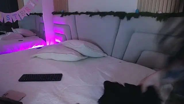 Miss Loise online show from 6, 4, 2026