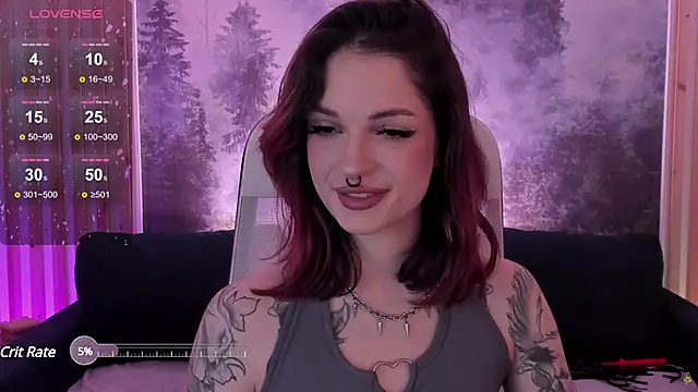 BratzieDarsie online show from 3, 3, 2025