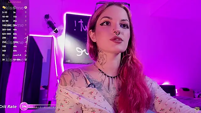 Snapshot of BratzieDarsie chatting on 4, 3, 2026 BratzieDarsie online show from 4, 3, 2026