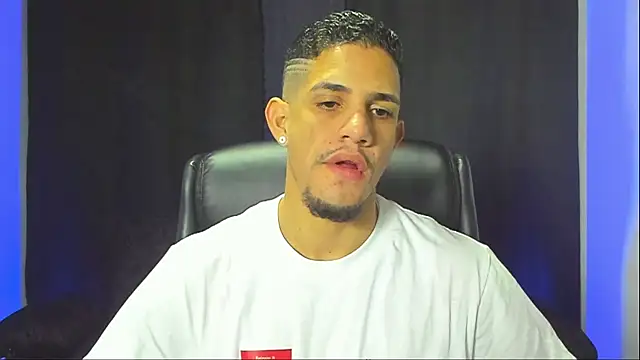 jhonnysnow17 online show from 4, 12, 2025