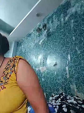 Poojabhabi101 online show from 17, 4, 2026