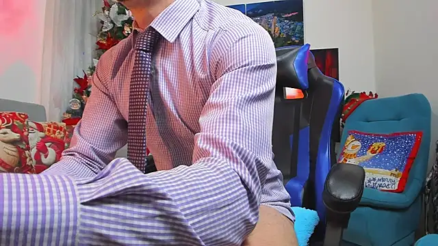 Snapshot of LiamCossio_ chatting on 12, 12, 2024 LiamCossio online show from 12, 12, 2024