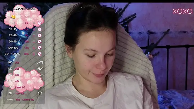 Snapshot of lil_luna_x chatting on 23, 12, 2024 lil luna x online show from 23, 12, 2024