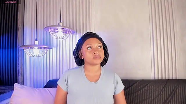 Snapshot of Aluna_sweet chatting on 12, 2, 2025 Aluna sweet online show from 12, 2, 2025