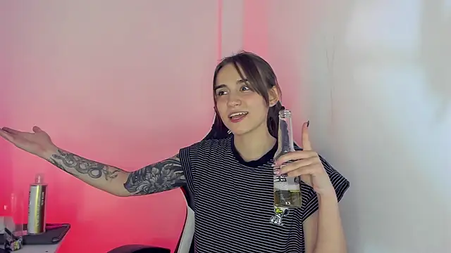  alicerosse2 online show from 5, 3, 2025