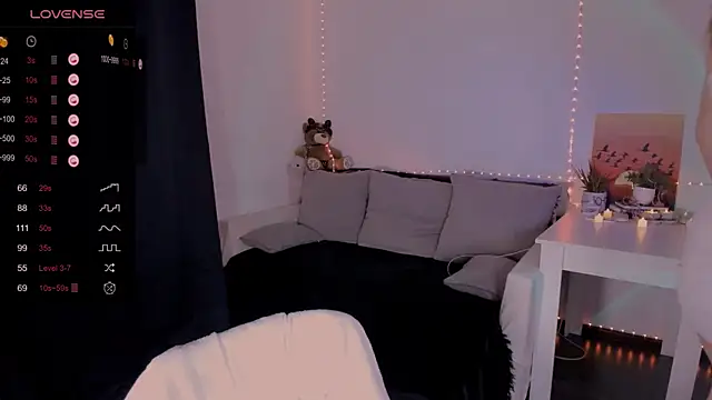 Snapshot of mia_x_love chatting on 5, 12, 2024 mia x love online show from 5, 12, 2024