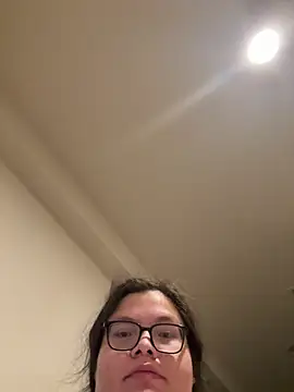 LiverandBrat77 online show from 4, 4, 2026