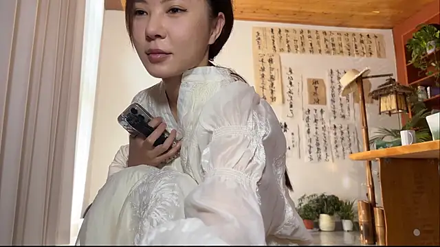 Snapshot of grandeeney chatting on 25, 3, 2026 grandeeney online show from 25, 3, 2026