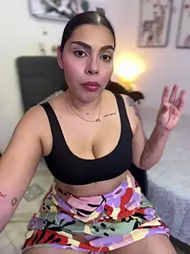 Snapshot of GigiiStone chatting on 5, 1, 2025 GigiiStone online show from 5, 1, 2025