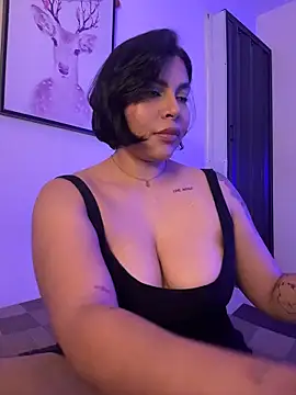 Snapshot of GigiiStone chatting on 22, 9, 2025 GigiiStone online show from 22, 9, 2025