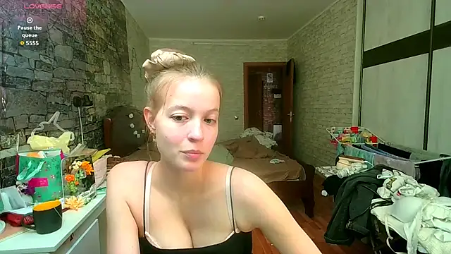   Aphrodita  wow   online show from 6, 2, 2026