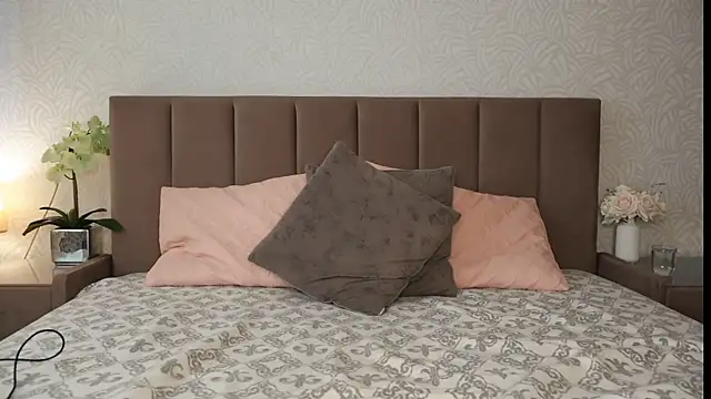 honeyed poison online show from 27, 11, 2025