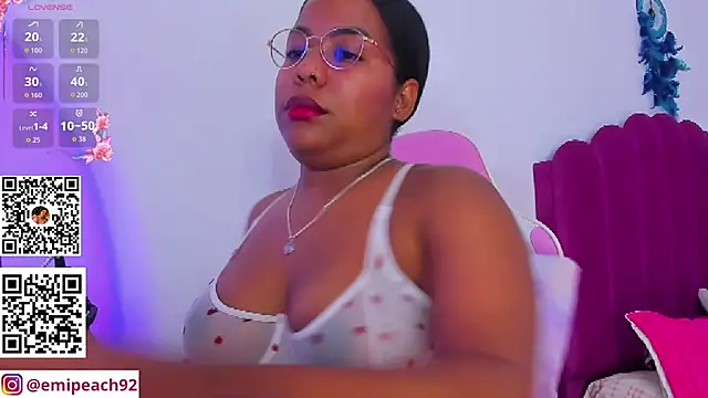 Snapshot of samanthaabloom chatting on 24, 6, 2026 samanthaabloom online show from 24, 6, 2026