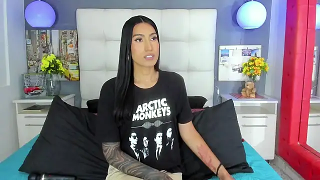 Taly Fox online show from 15, 12, 2025