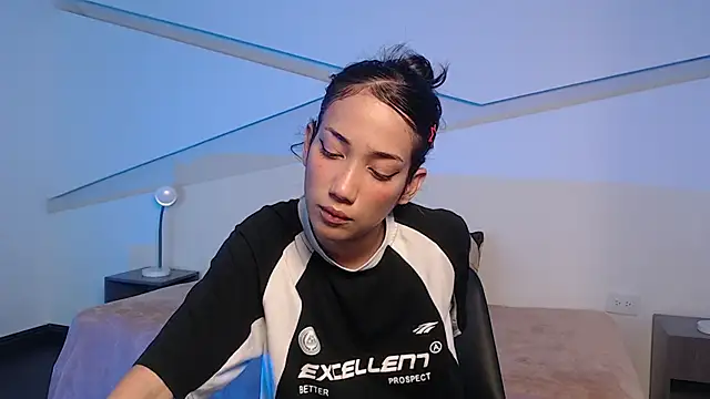 hot little bunny online show from 8, 1, 2026