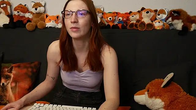 Snapshot of FinaFoxy chatting on 3, 7, 2026 FinaFoxy online show from 3, 7, 2026