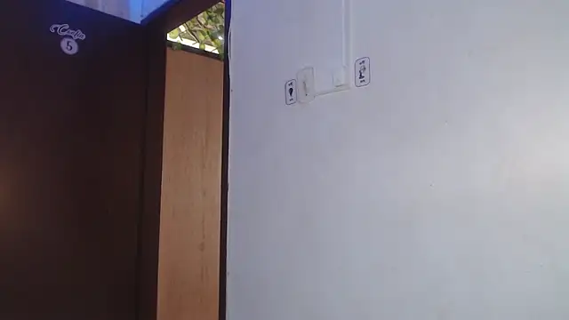 DaMikaela  online show from 8, 2, 2025