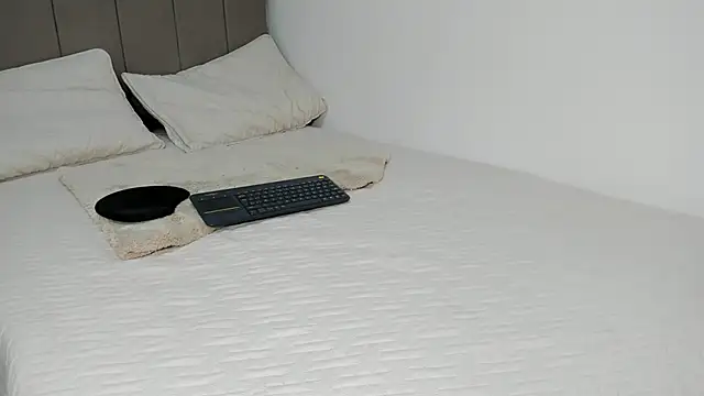 soyamandaa  online show from 3, 4, 2026